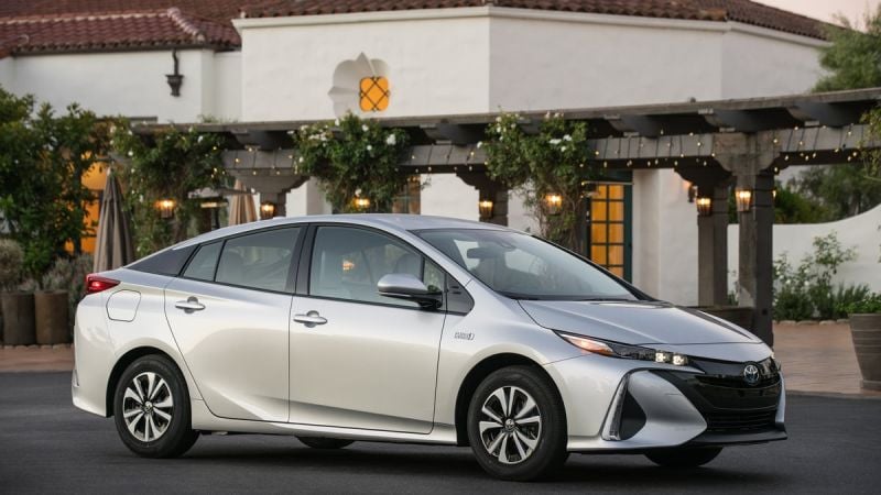 Silver 2017 Toyota Prius 