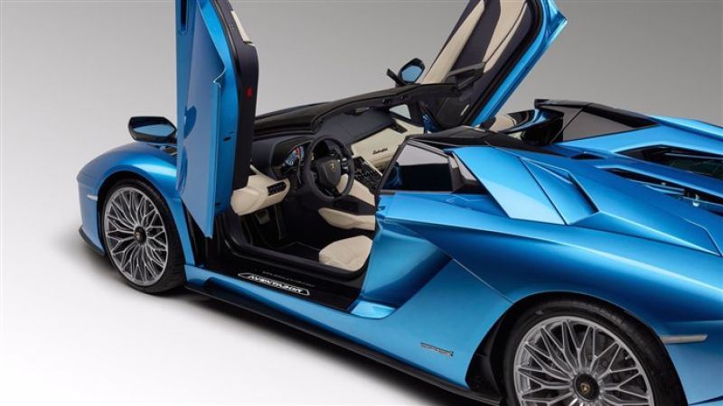 2018 Lambo Aventador S Roadster