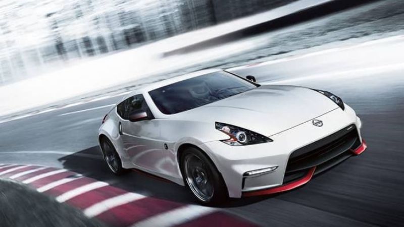 2018 Nissan 370Z White Color