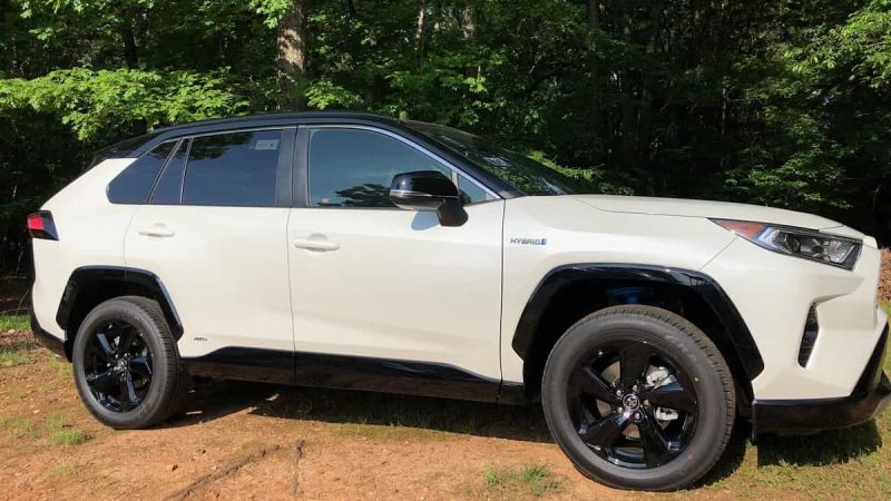 2019 Toyota RAV4 Hybrid by Torque News