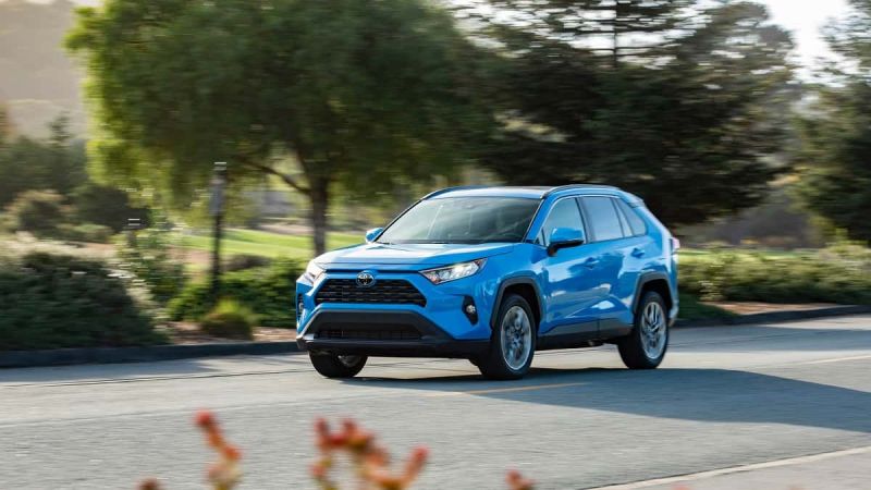 2019 Subaru Forester Limited vs. Toyota RAV4 XLE Crossovers 