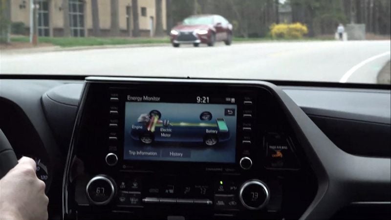 2020 Toyota Highlander Hybrid LE