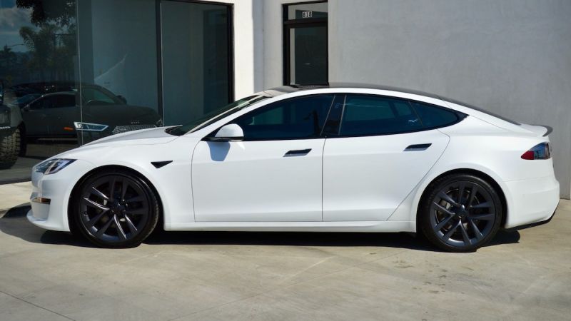 2021 Tesla Model S Plaid