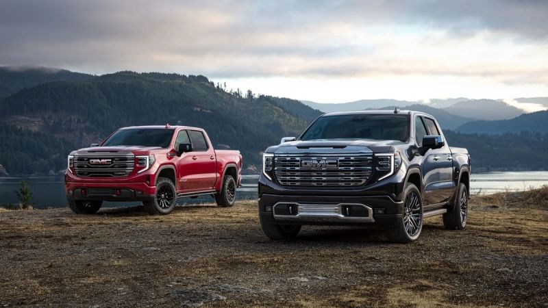 2022 GMC Sierra AT4X (on left) and 2022 GMC Sierra Denali Ultimate