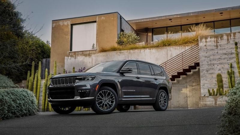 2022 Jeep Grand Cherokee L Makes Lists of Best 7-Passenger SUVs