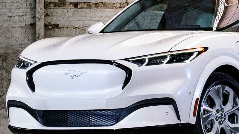 Ford Mustang Mach-E Ice White