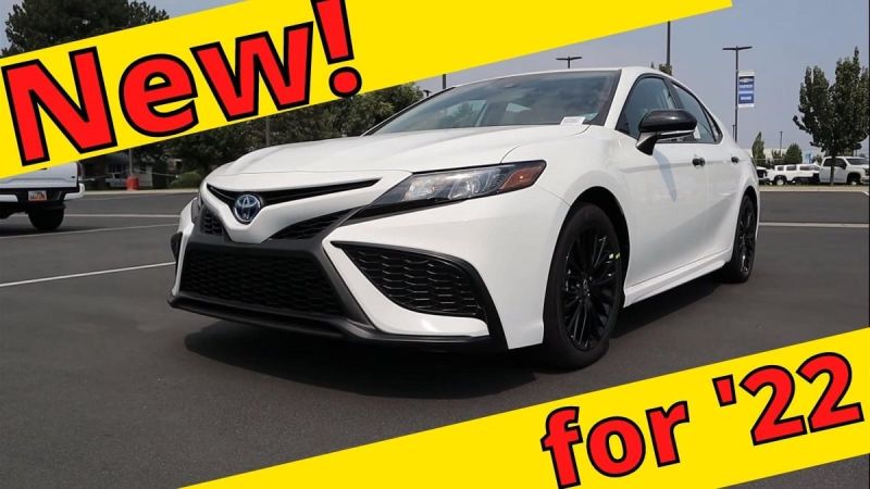 2022 Toyota Camry Hybrid Nightshade Super White profile view front end