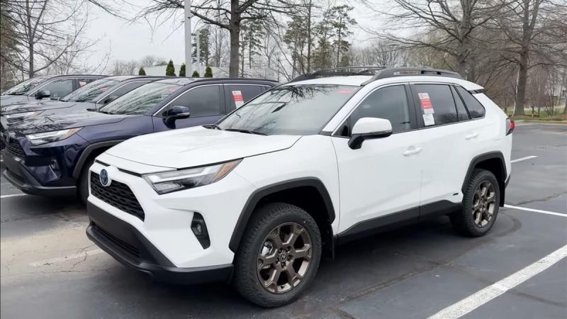 2023 Toyota RAV4 Hybrid Woodland Edition Ice Cap