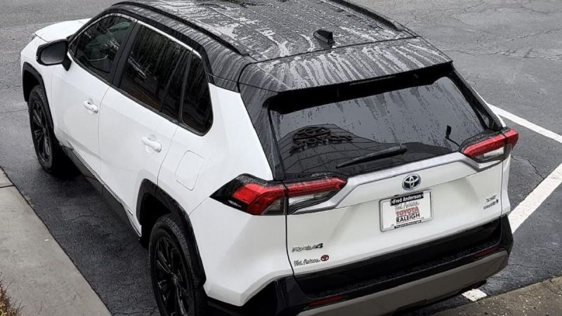 2023 Toyota RAV4 Hybrid XSE Wind Chill Pearl 