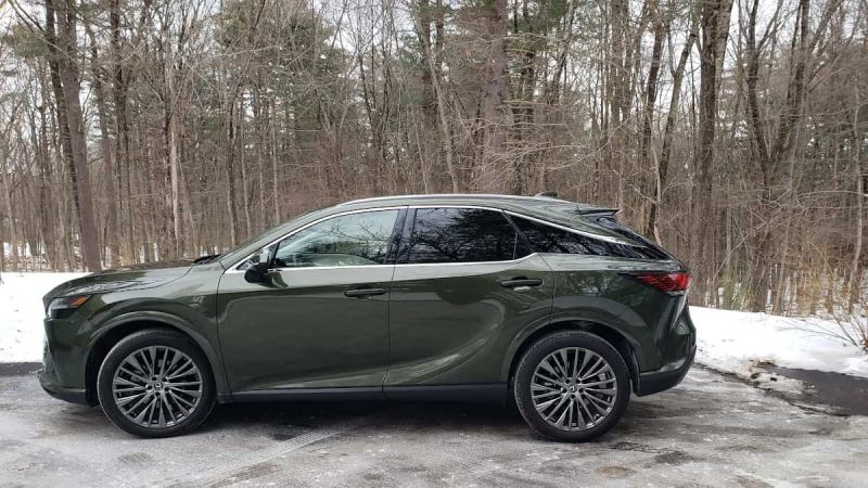 Image of 2023 Lexus RX350h by John Goreham