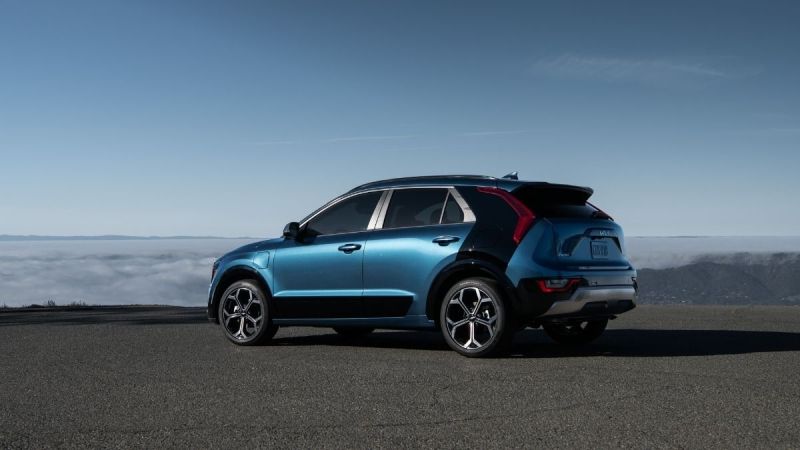 2023 Niro PHEV in blue and black
