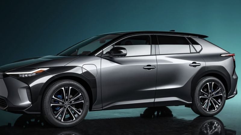 2023 Subaru all-electric compact SUV 