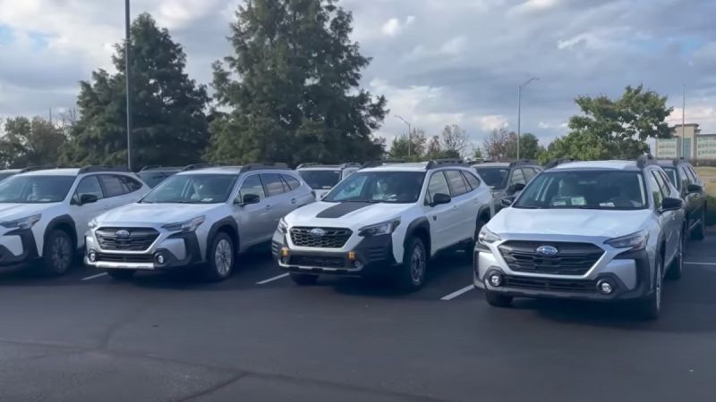 2023 Subaru Outback, Legacy stop-sale