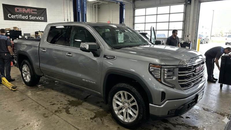 2024 GMC Sierra