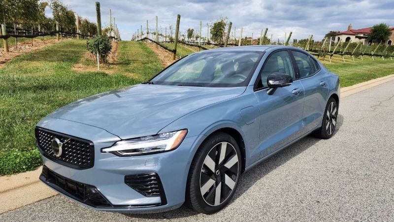 2024 Volvo S60 PHEV Recharge Ultra Review