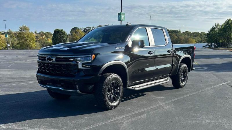 2025 Chevrolet Silverado ZR2