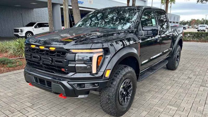 2025 Ford F-150 Raptor R