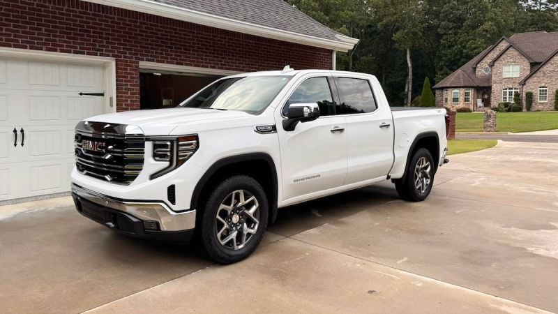 2025 GMC Sierra SLT Premium Plus
