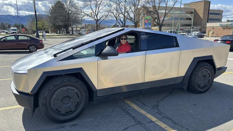 2025 Tesla Cybertruck, Test Drive with Angela Driving