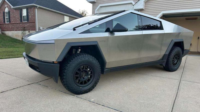 2025 Tesla Cybertruck