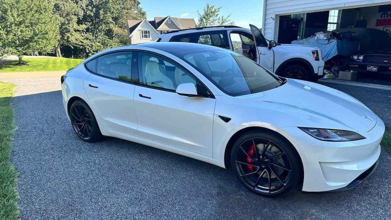 Tesla Model 3 Performance