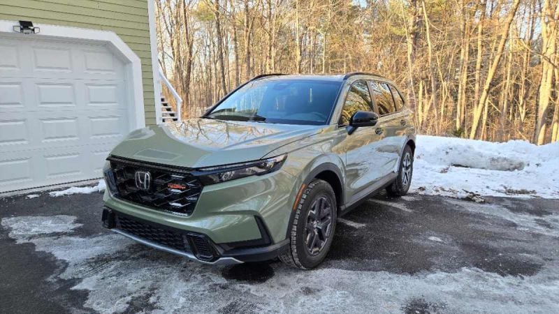 2026 Honda CR-V TrailSport Hybrid looks ready for action in a snowy scene