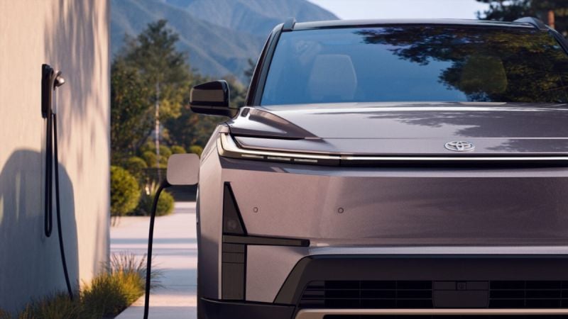 2027 all-electric Toyota Highlander stirs controversy