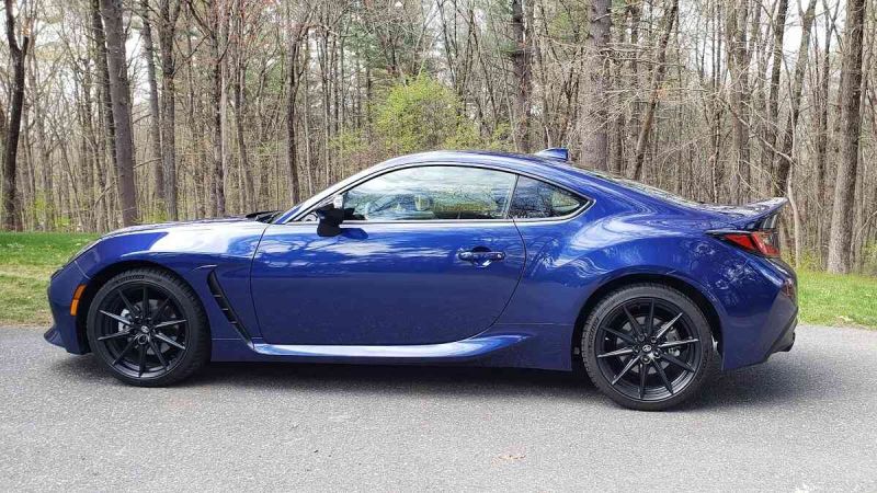 2023 Toyota GR86 side view image by John Goreham