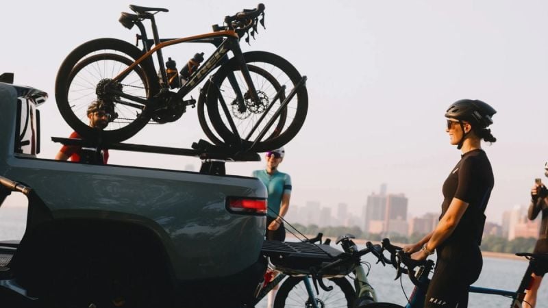 After the Latest OTA Update, My Rivian R1T Front Camera Shows a Strange Horizontal Bar, This Might Be an Issue