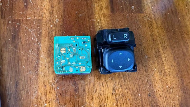 Lexus CT200h Power Mirror Switch Failure