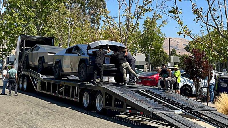 Driver Runs Tesla Cybertruck With Reverse Spaceship Sound