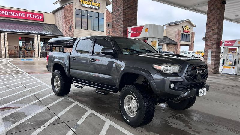 2019 Toyota Tacoma lifted