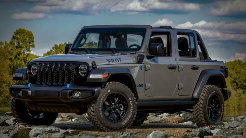 Gray Jeep 4xe plug-in hybrid