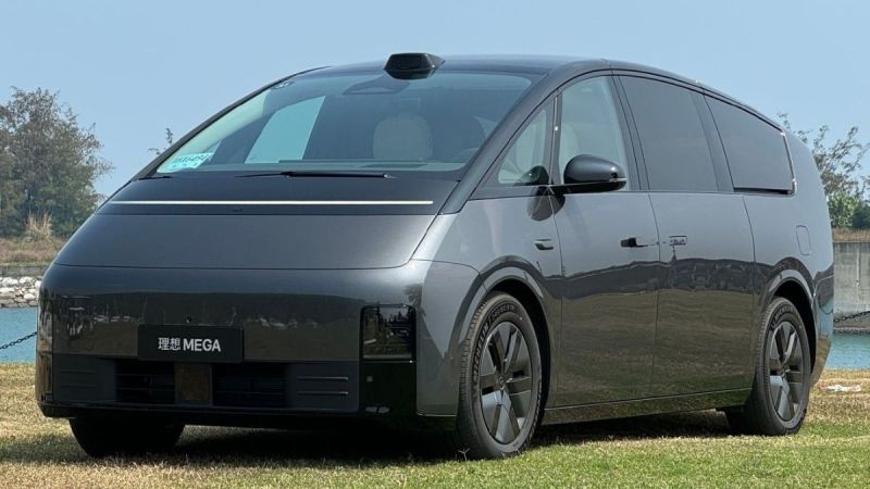 Li Mega ev minivan