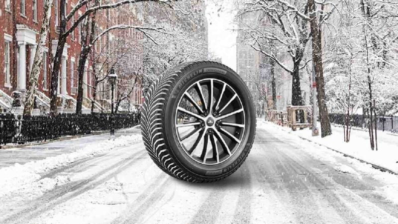 Image of Micheline CrossClimate2 tire in a snowy scene