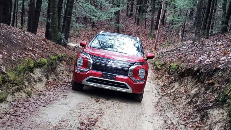 2024 Mitsubishi Outlander PHEV images by John Goreham