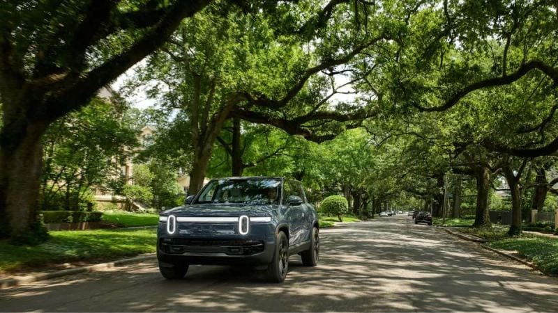 I Got the New Update on My 2025 Rivian R1S, But Autonomous Driving Took a Hit, No More Auto Lane Change or Hands-Free