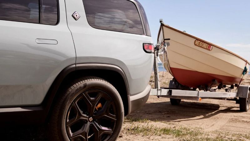 My Rivian’s WiFi And SOS Button Stopped Working, And I Can’t Access Music or Manage Any Network Settings