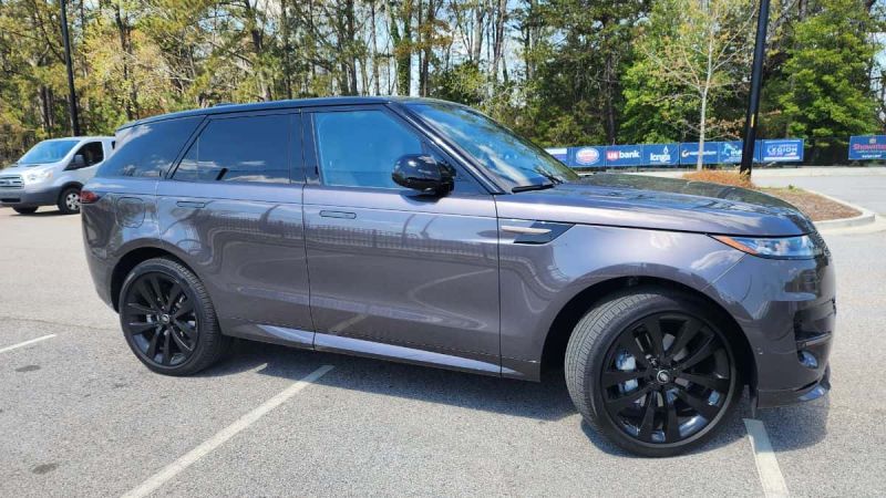 So I Just Drove The 2025 Range Rover PHEV For a Week And Am So Pleased By Its Effortless Acceleration Despite Its Size And Weight,