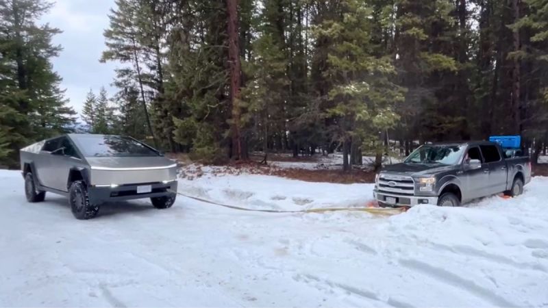 Tesla Cybertruck & Ford F-150