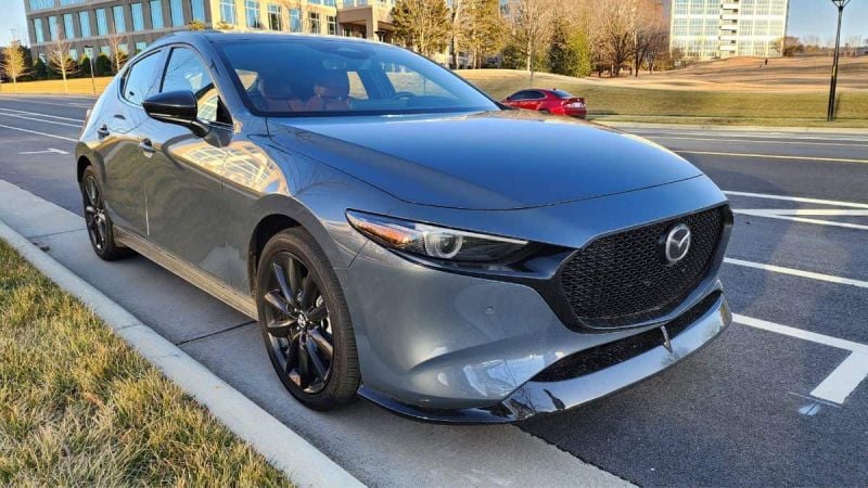 The 2025 Mazda 3 Is a Beautiful Car That Looks and Feels Much More Expensive Than it Actually Is