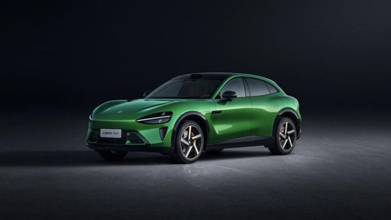 Xiaomi YU7 In Hot Red