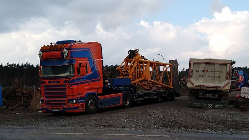 First crane is brought to Tesla Giga Berlin Gigafactory 4