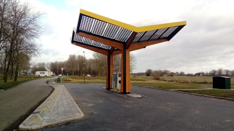 Image by Donald Trung Quoc Don (Chữ Hán: 徵國單) - Wikimedia Commons.