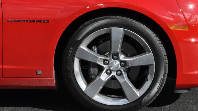 Camaro logo and wheel