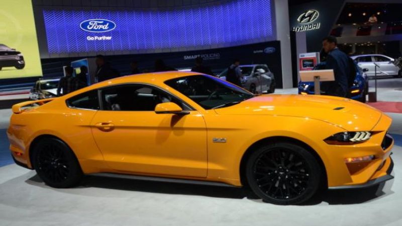 2018 mustang gt side