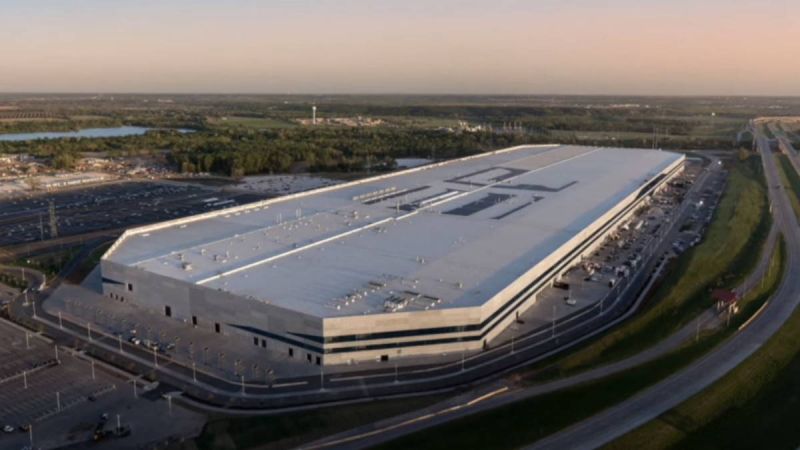 Elon Musk is Declaring War and the Model 3 and Y are Outselling Everything