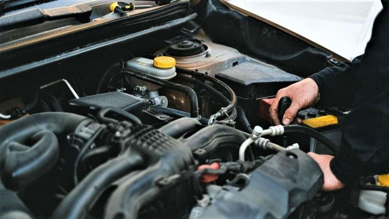 Cylinder Compression Testing Reveals Much About an Engine