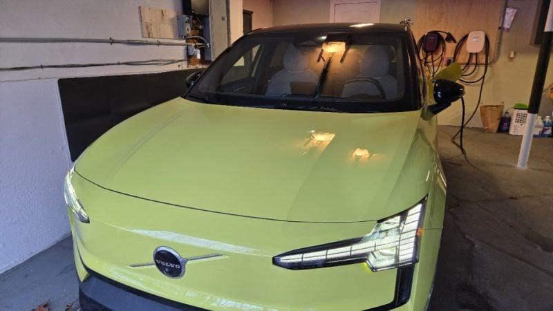 A Volvo EX30 charges up