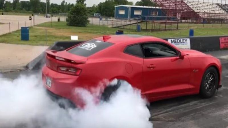 Fireball Camaro burnout 8s